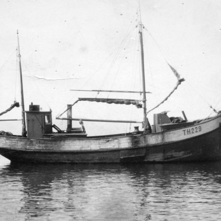 Frosti II TH 229. Eign bræðra og feðga í Gröf 1939-1974.