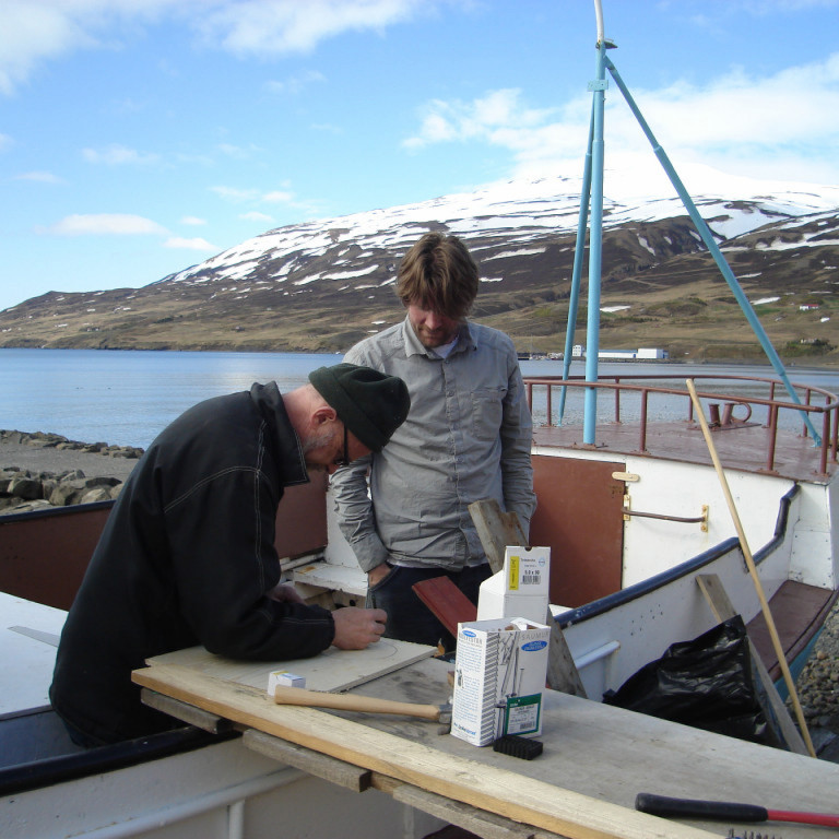 Hallmundur Kristinsson og Þórarinn Blöndal að gera klárt 17. maí 2009.