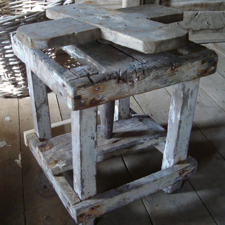 Trilla. Stóll undir línubalann með snúningskrossi.