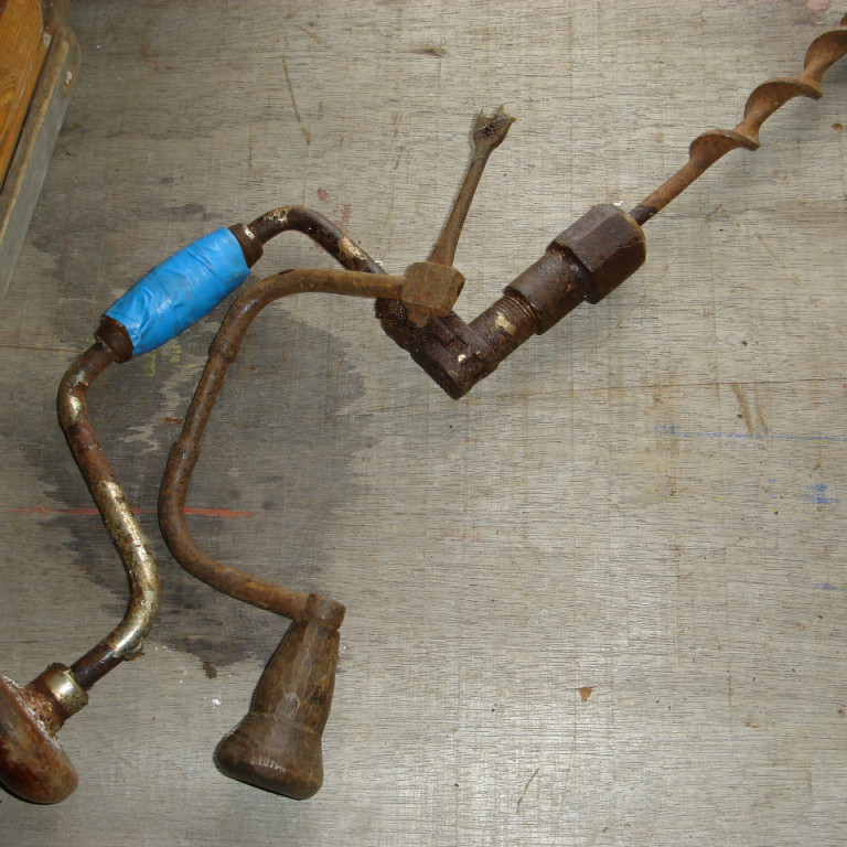 Tunnuborar notaðir til að bora sponsgöt